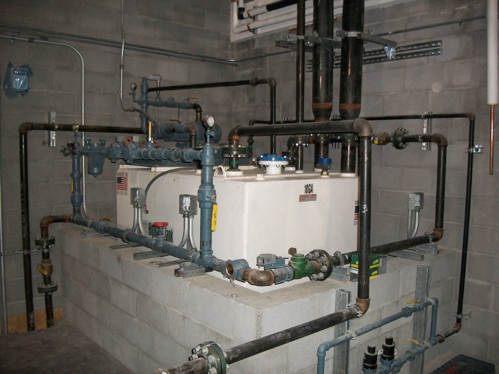 08 day tank in containment